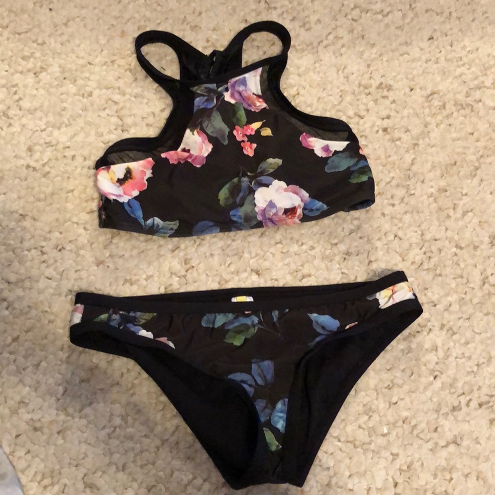 Gianni Bini swimsuit 🌺